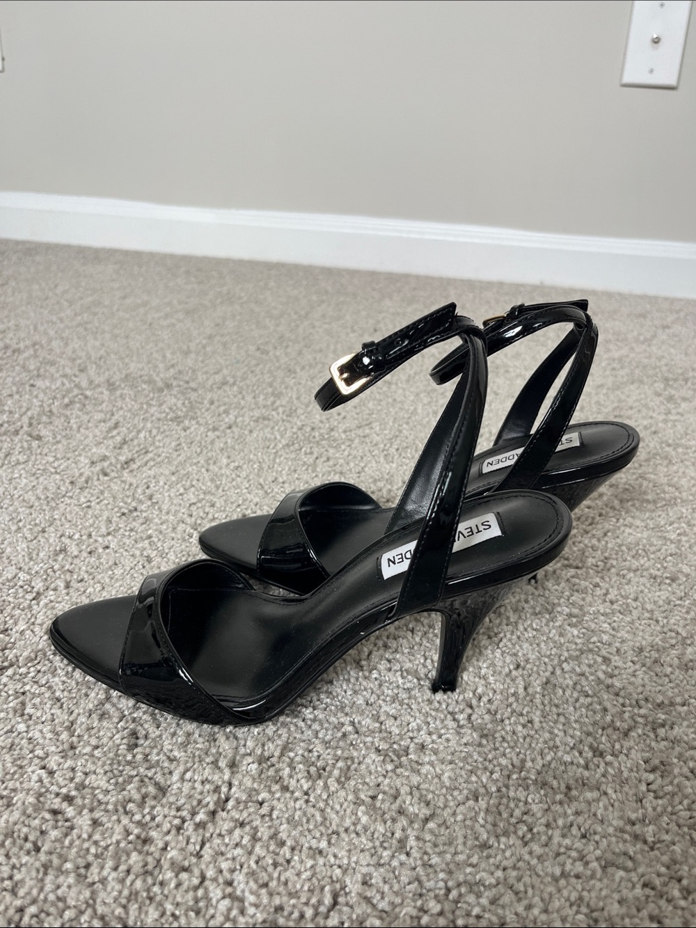 Steve Madden Black Patent Leather Ankle Strap Heels